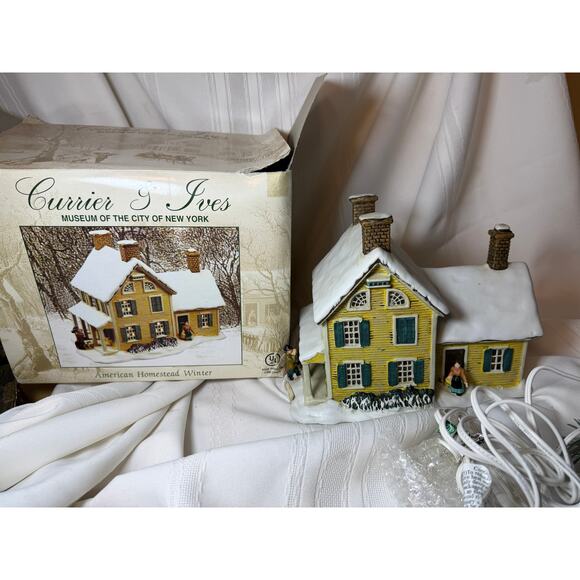 Currier And Ives Museum Of New York American Homestead Porcelain Lighted House - Picture 5 of 5